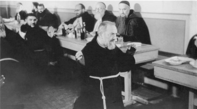 Padre Pio prating in refectory